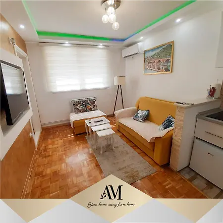 Apartman M *